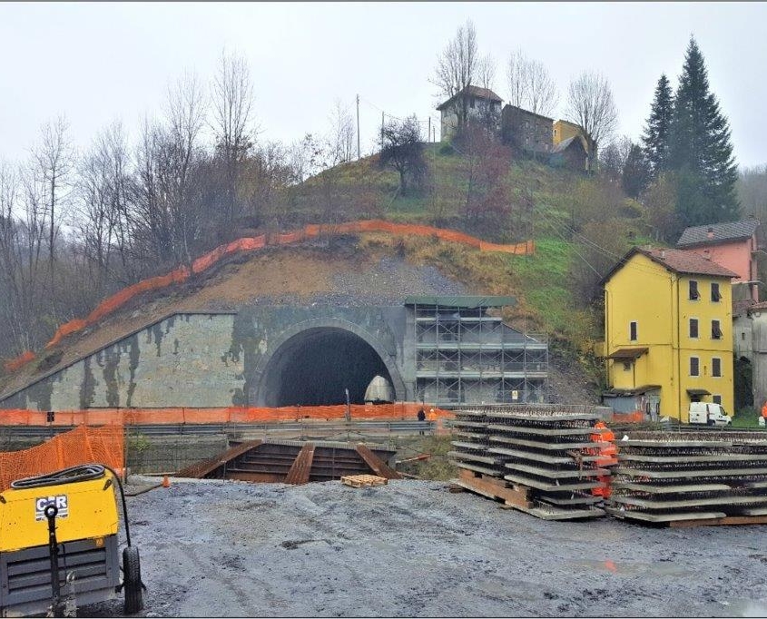 lavori di costruzione della galleria a Torriglia, Val di Trebbia